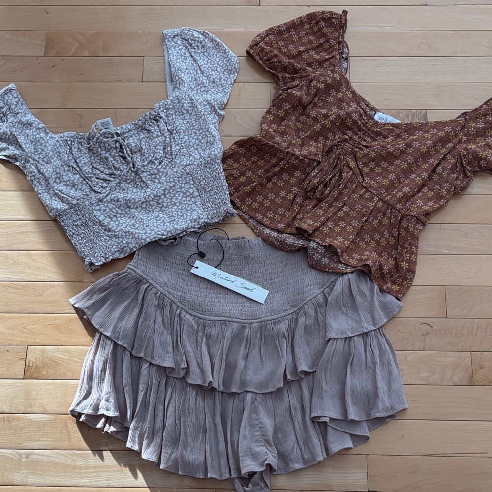 Skort with 2 cropped tops